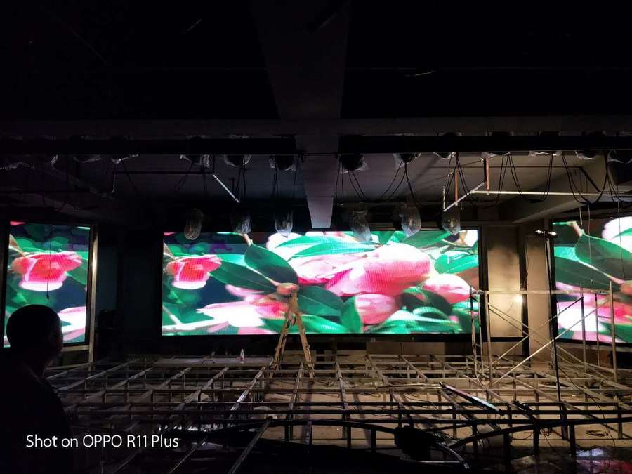 某舞臺(tái)  P2.5室內(nèi)全彩