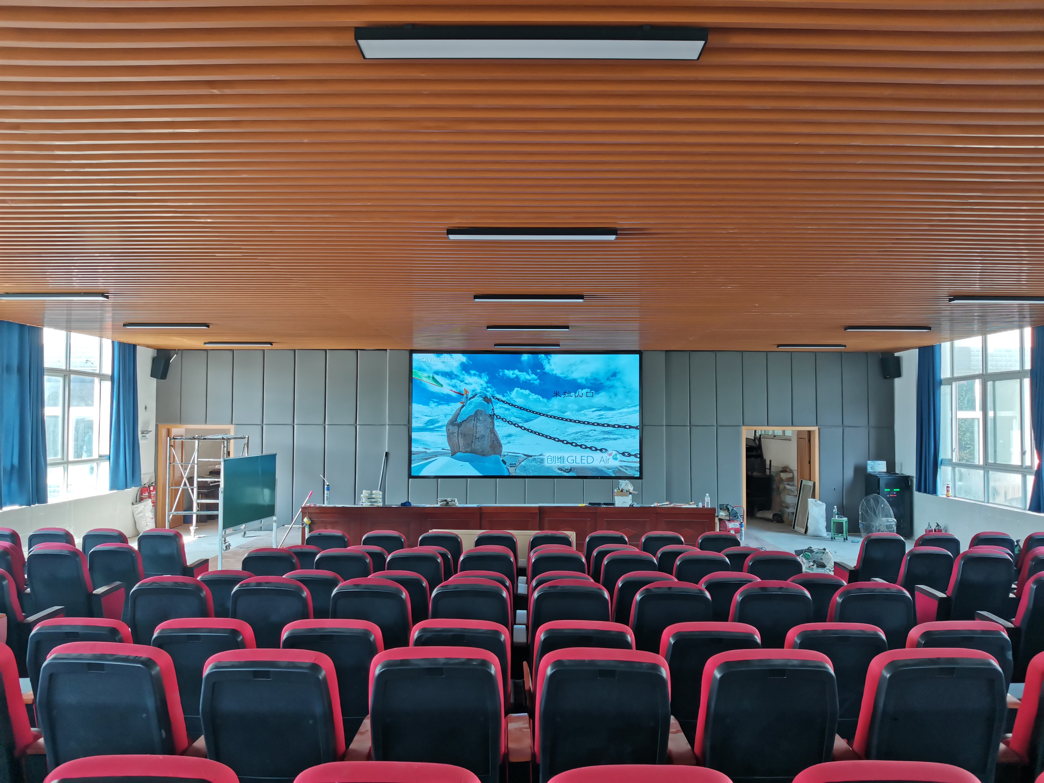 室內(nèi)P2.5全彩